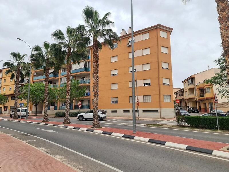 Apartamento en venta en Sax, Alicante