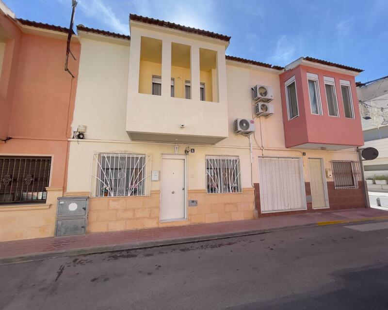 Villa til salgs i Daya Vieja, Alicante