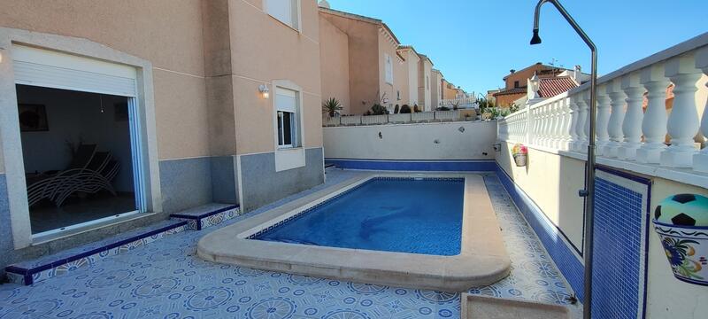 3 Cuarto Villa en venta