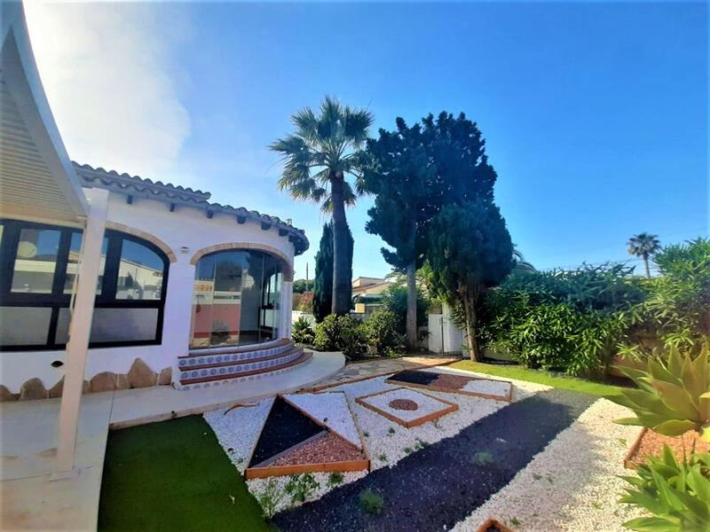 Villa en venta en Els Poblets, Alicante