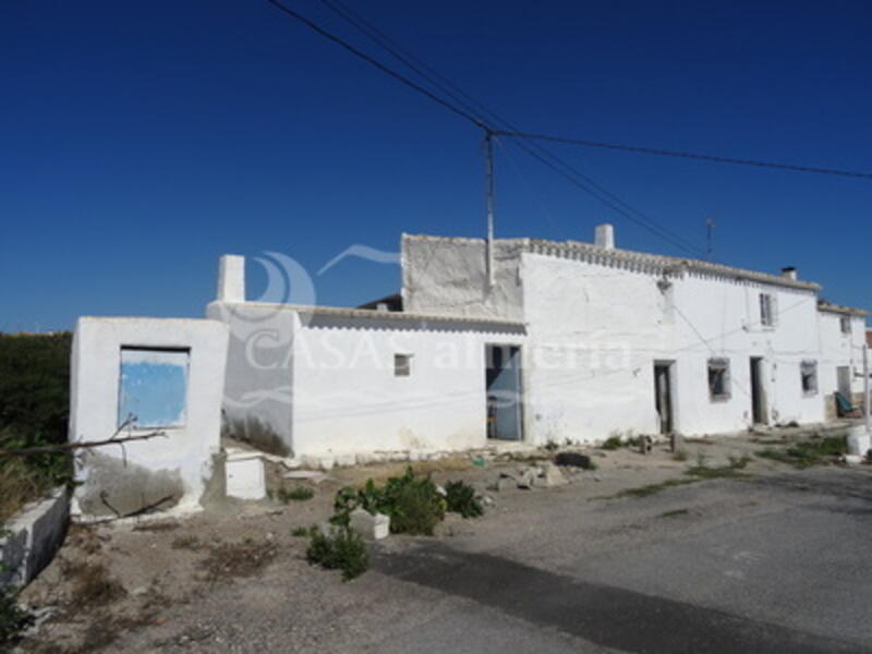 Byhus til salg i Urcal, Almería