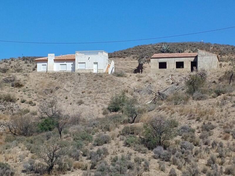 Villa til salg i Fuente Amarga, Almería