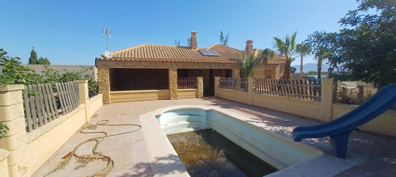 Villa en venta en El Saltador (Pulpi), Almería