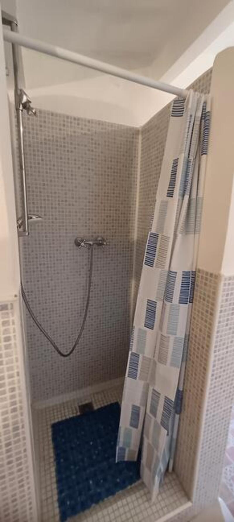 2 Cuarto Adosado en venta