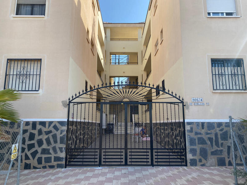 квартира продается в Torrevieja, Alicante