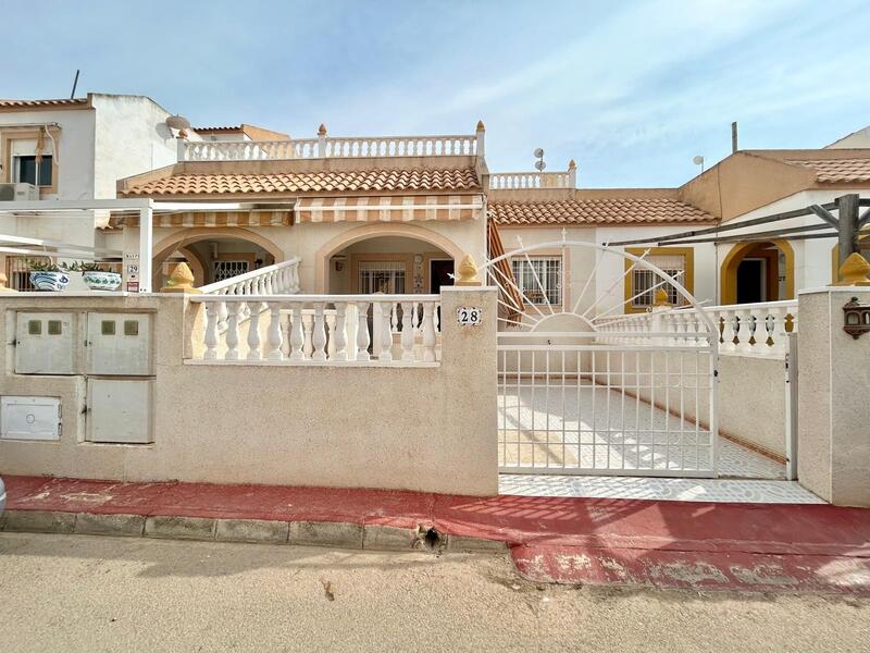 вилла продается в Torrevieja, Alicante