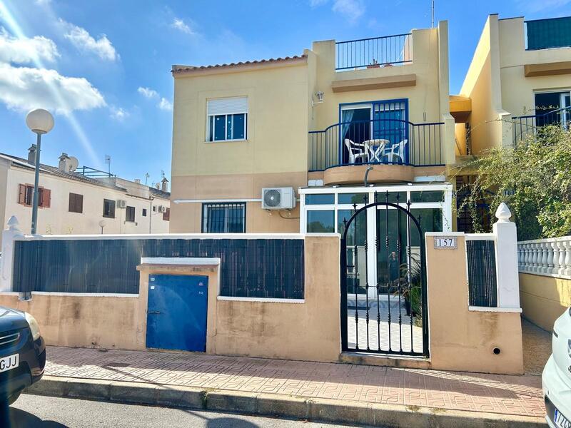 Villa à vendre dans Torrevieja, Alicante