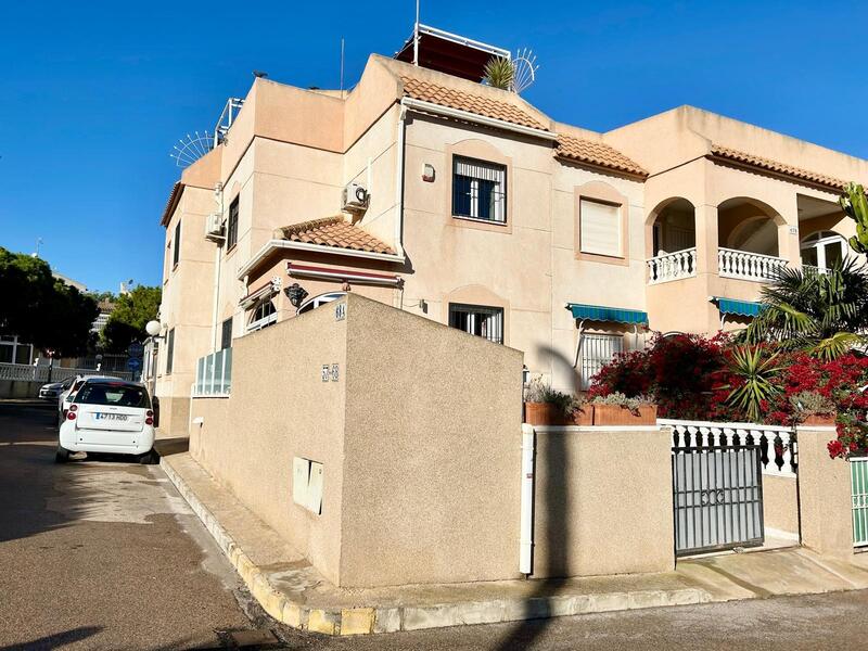 Stadthaus zu verkaufen in Torrevieja, Alicante