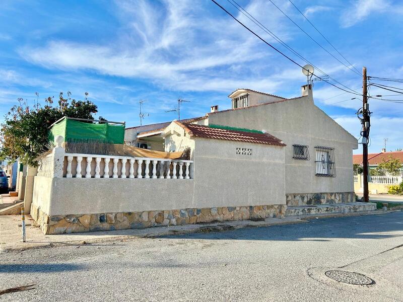 Villa til salgs i Torrevieja, Alicante