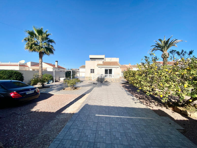 Villa til salg i Torrevieja, Alicante