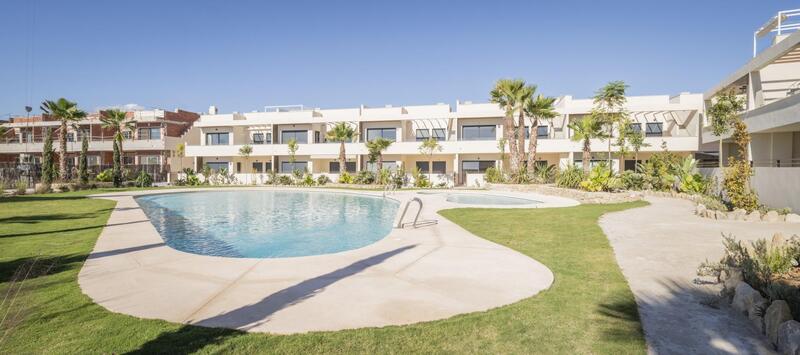 Villa til salg i Torrevieja, Alicante