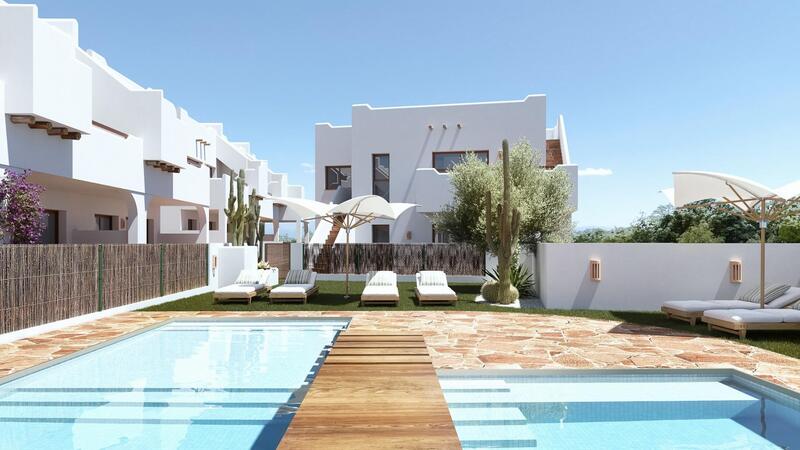 Villa en venta en Pilar de la Horadada, Alicante