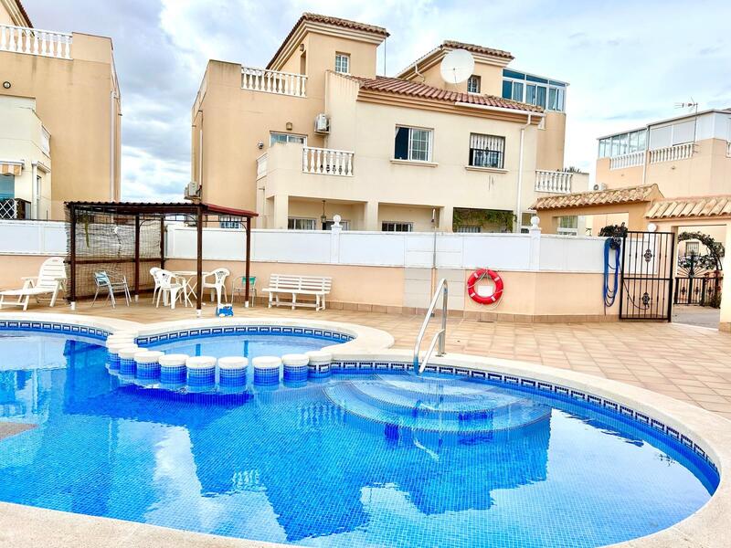 Maison de Ville à vendre dans Torrevieja, Alicante