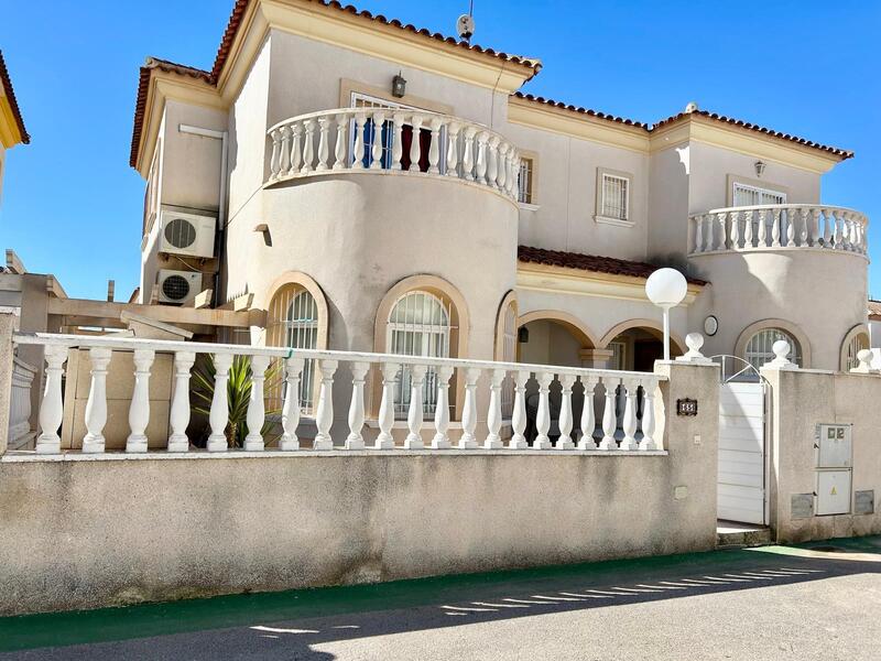 Townhouse for sale in Torrevieja, Alicante