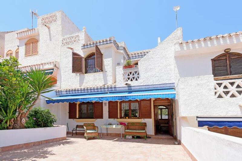 Villa en venta en El Carmoli, Murcia
