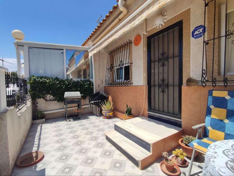 2 Cuarto Villa en venta