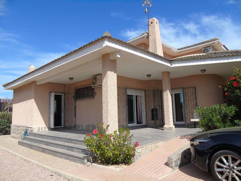 4 Cuarto Villa en venta