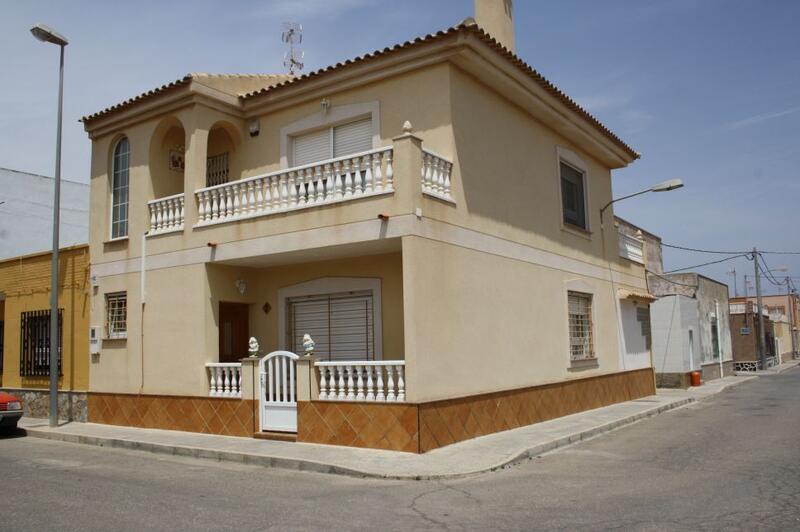 Villa for sale in Los Belones, Murcia