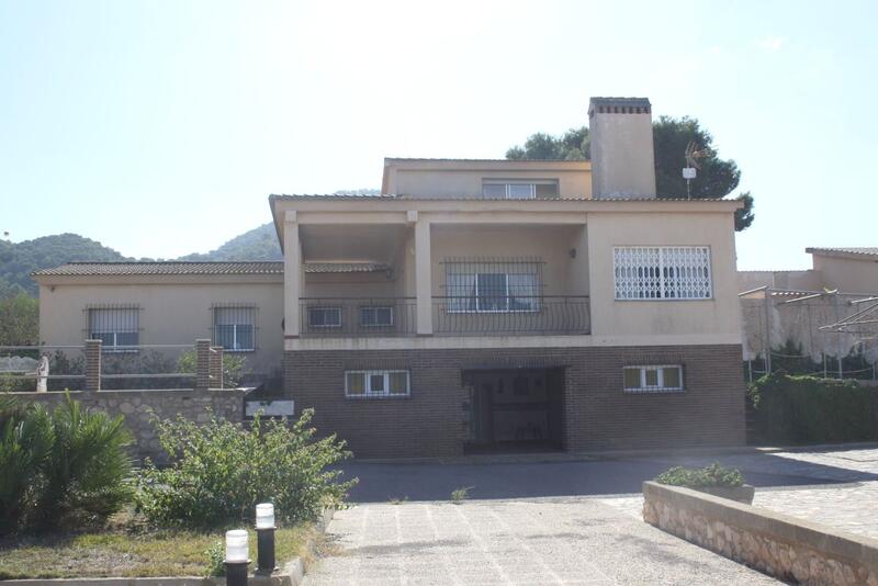 8 Cuarto Villa en venta