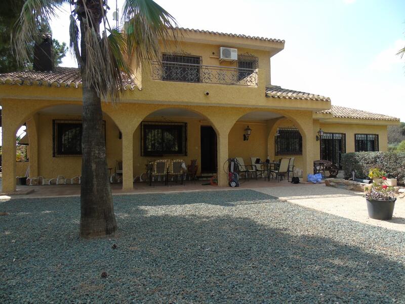 4 Cuarto Villa en venta