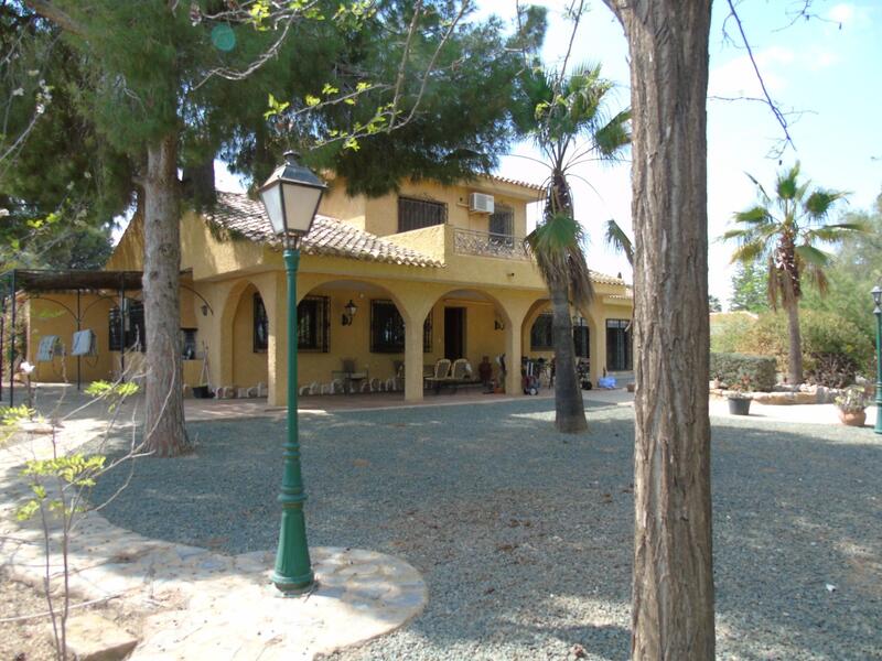 4 Cuarto Villa en venta