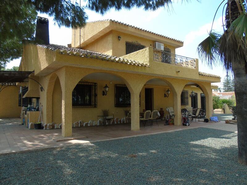 4 Cuarto Villa en venta