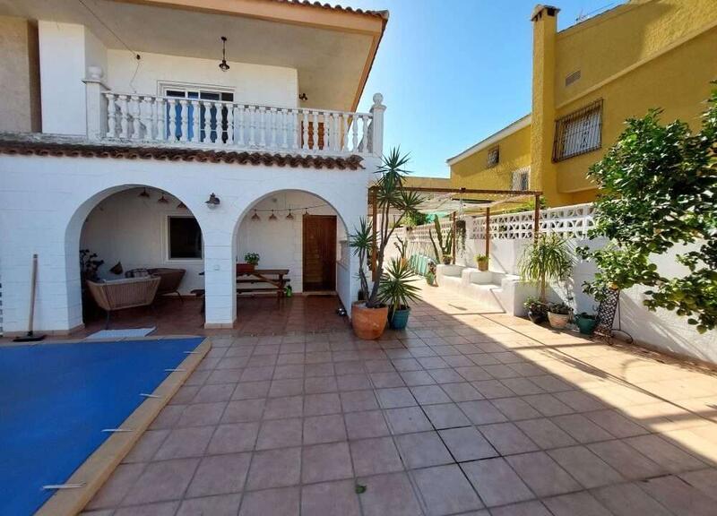 5 bedroom Villa for sale