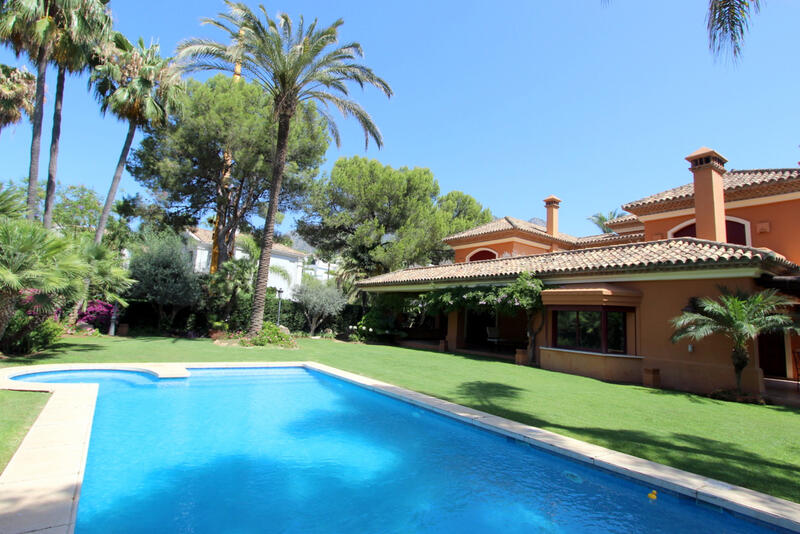 Cave House for sale in Marbella, Málaga