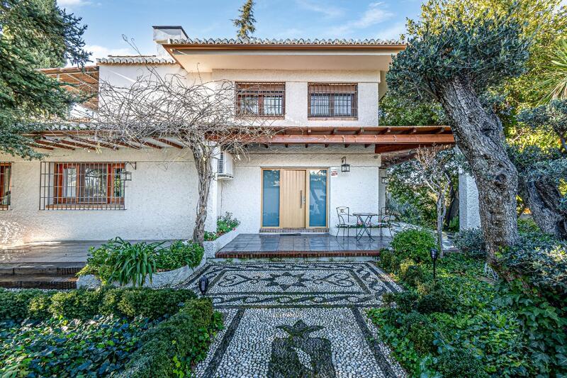 Villa en venta en Albolote, Granada