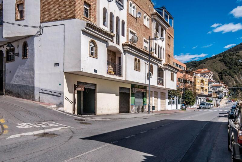 Коммерческая недвижимость продается в Cenes de la Vega, Granada