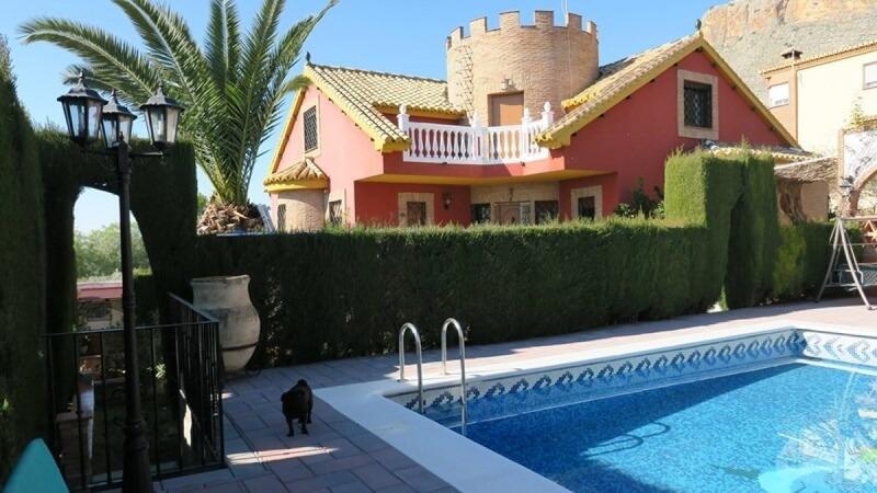 Villa til salg i Albolote, Granada