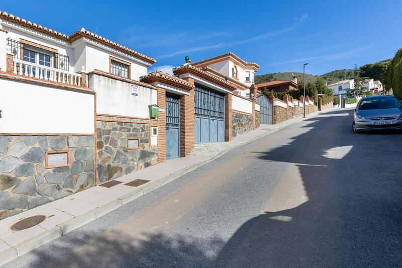 Villa for sale in Padul, Granada