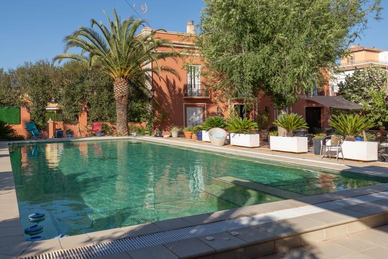 Villa en venta en Ogijares, Granada