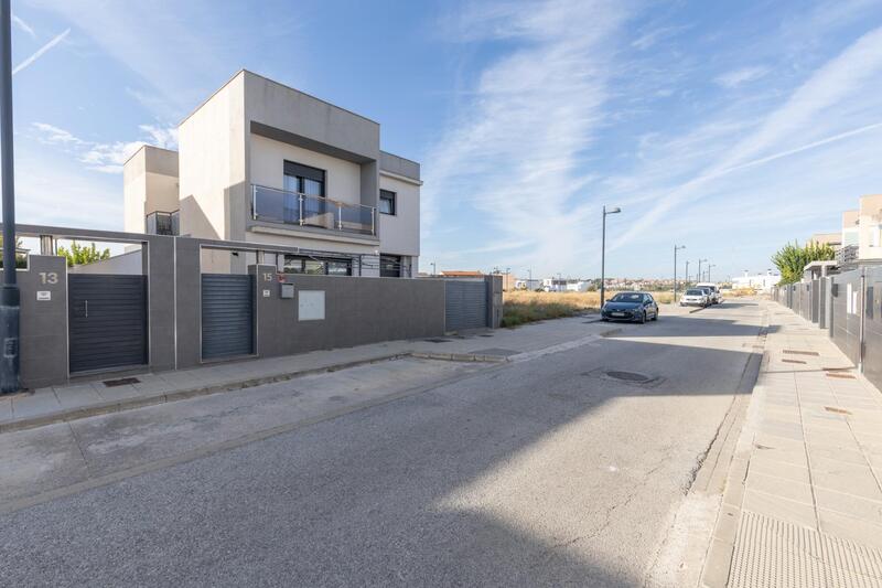 Villa for sale in Cullar Vega, Granada