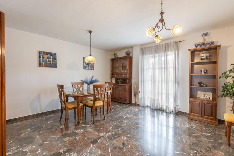 3 bedroom Apartment for sale