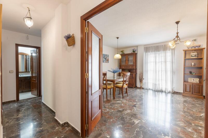 3 bedroom Apartment for sale