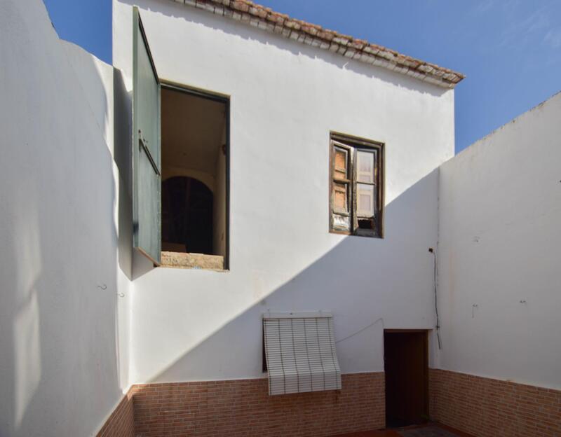 Villa for sale in Fuente Vaqueros, Granada