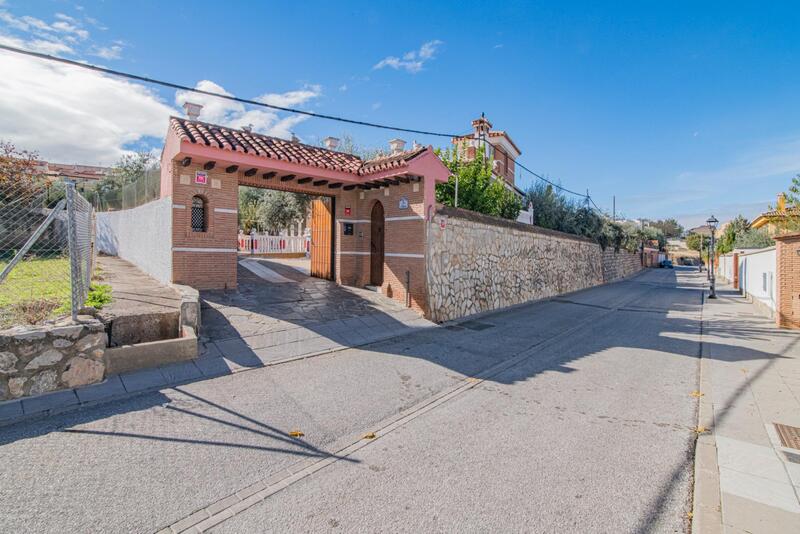 Villa à vendre dans Ogijares, Granada