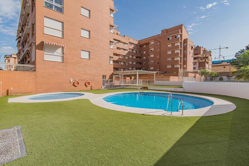 Apartamento en venta en Granada, Granada