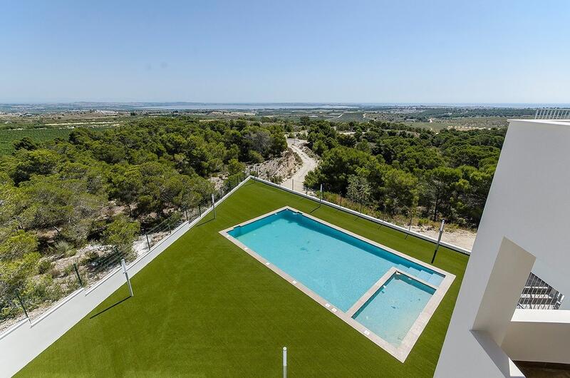 Villa for sale in San Miguel de Salinas, Alicante