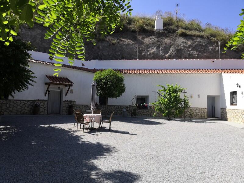 Grottahus till salu i Cortes de Baza, Granada