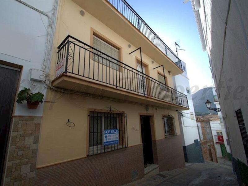 Byhus til salg i Arenas de Velez, Málaga