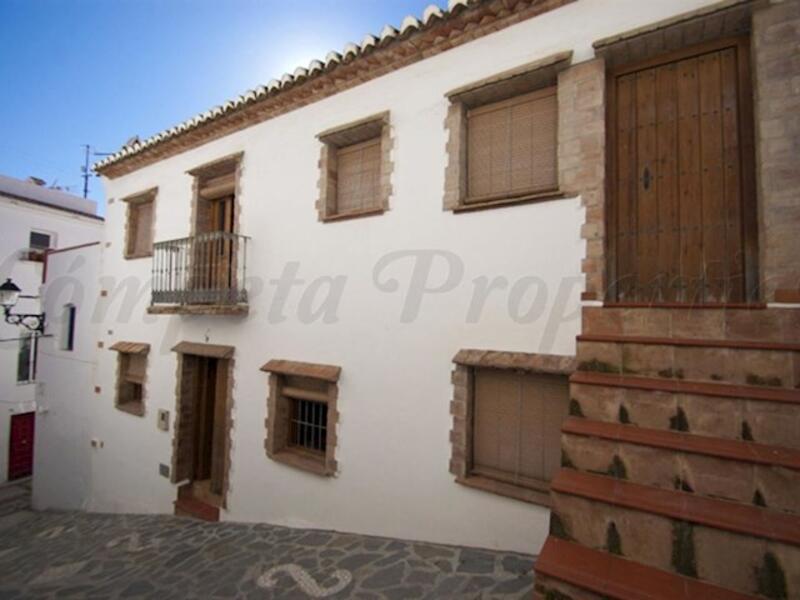 Townhouse for sale in Canillas de Albaida, Málaga