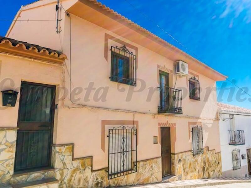 Stadthaus zu verkaufen in Riogordo, Málaga