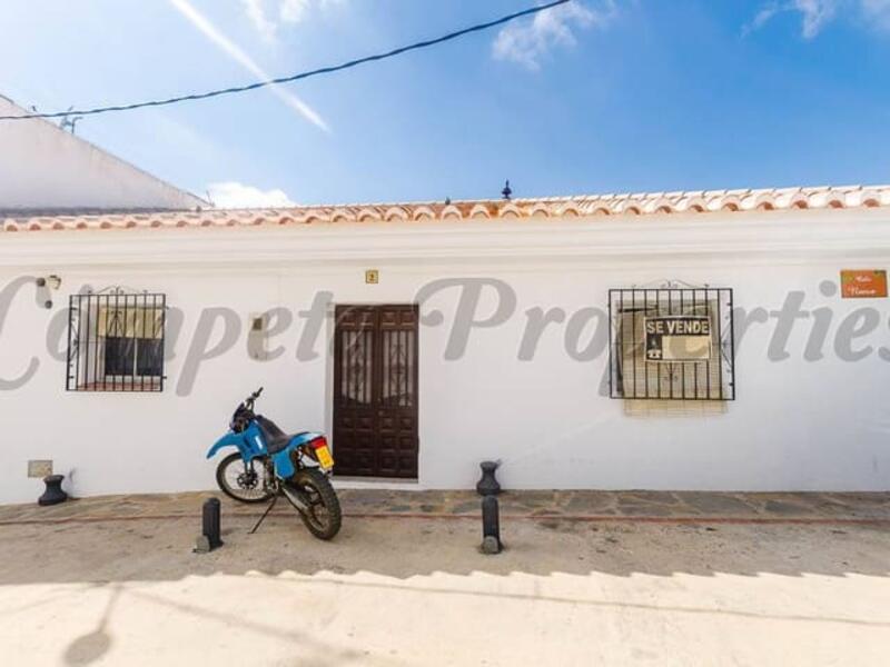 Townhouse for sale in Arenas de Velez, Málaga