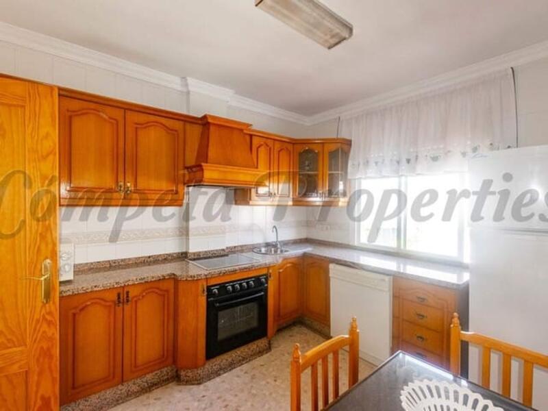4 bedroom Apartment for Long Term Rent
