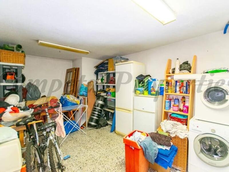 5 slaapkamer Gezinswoning Te koop