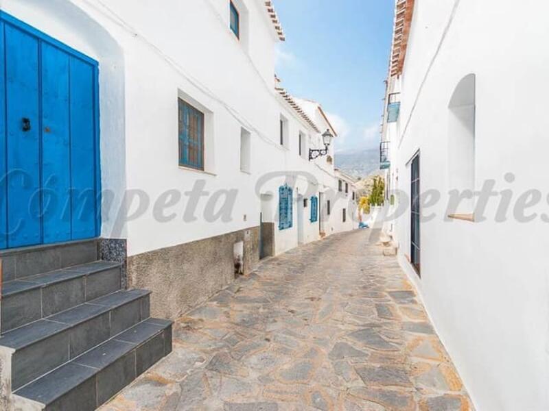Townhouse for Long Term Rent in Canillas de Albaida, Málaga