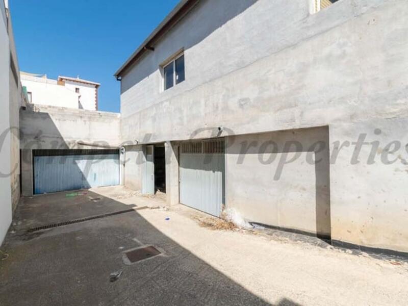 Коммерческая недвижимость продается в Torrox, Málaga