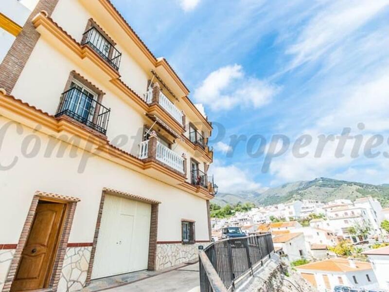 Gezinswoning voor lange termijn huur in Sedella, Málaga
